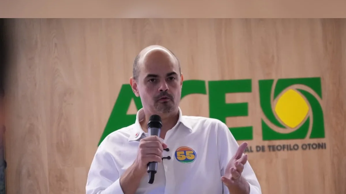 Simões celebra condenação de ex-presidente da Câmara de BH por improbidade