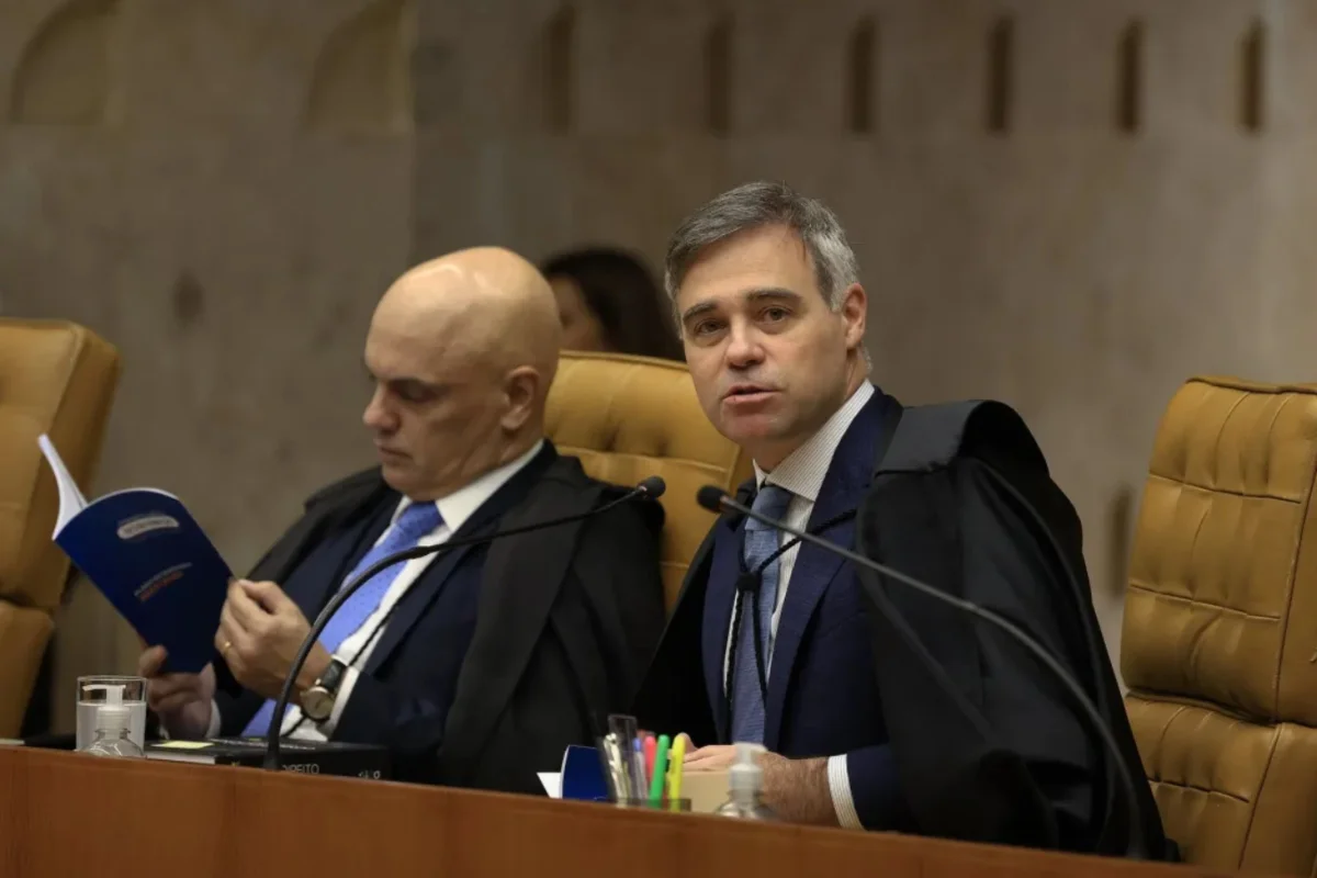 Imagem da matéria: Um novo golpe, os mesmos autores (por Pedro Costa)
