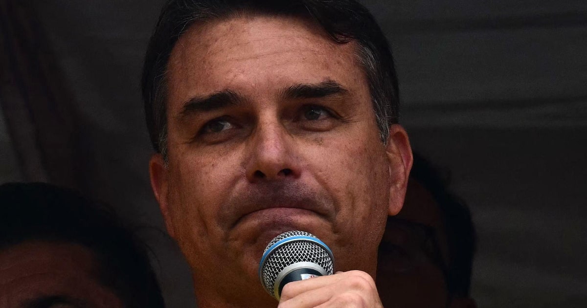 Flávio Bolsonaro chama operação da PF sobre emendas para filme de ‘interferência política’ de Dino