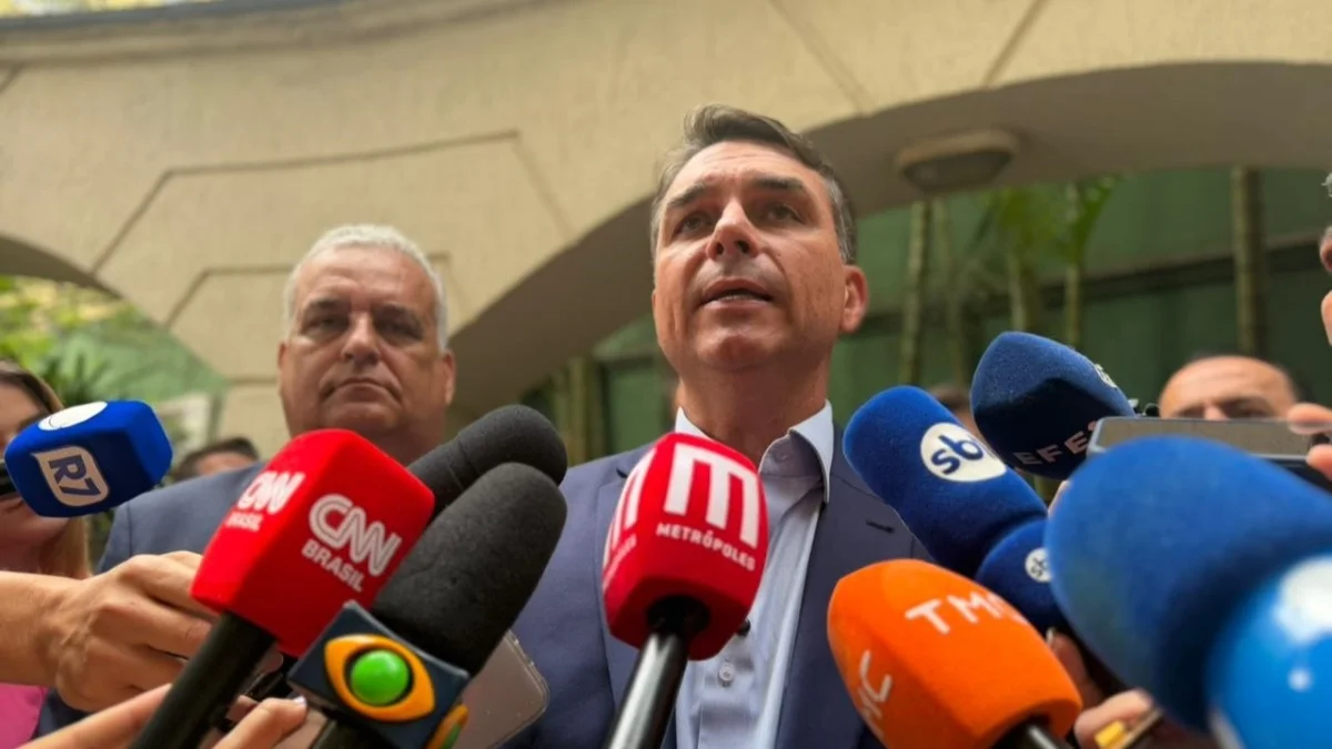 BTG/Nexus: com 50%, Flávio Bolsonaro lidera em rejeição; 49% rejeitam Lula