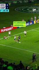 Mendoza tá soltinho em campo...⁣😅 ⁣