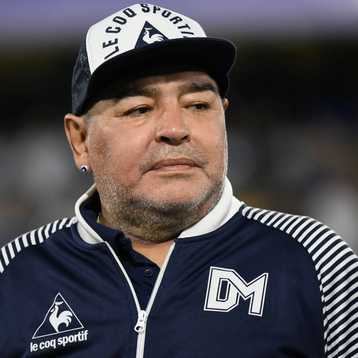 Caso Maradona: ídolo teve morte súbita e suspeita de Covid, diz perito