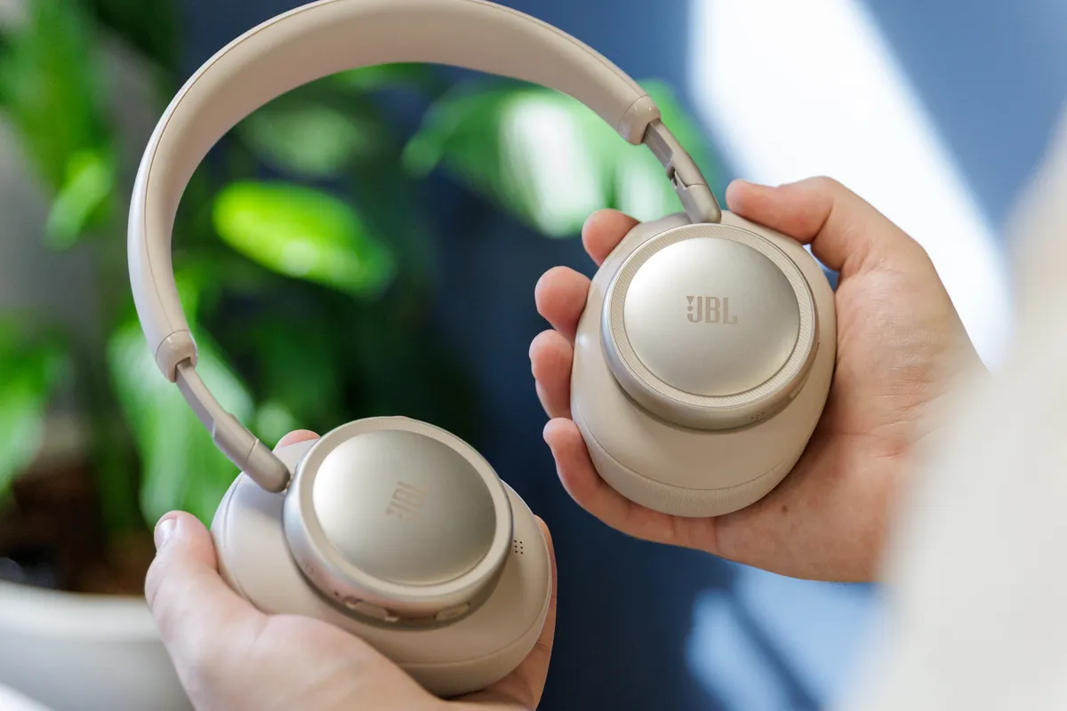 Imagem da matéria: JBL Live 780NC me deixou mal-acostumado com o cancelamento de ruído
