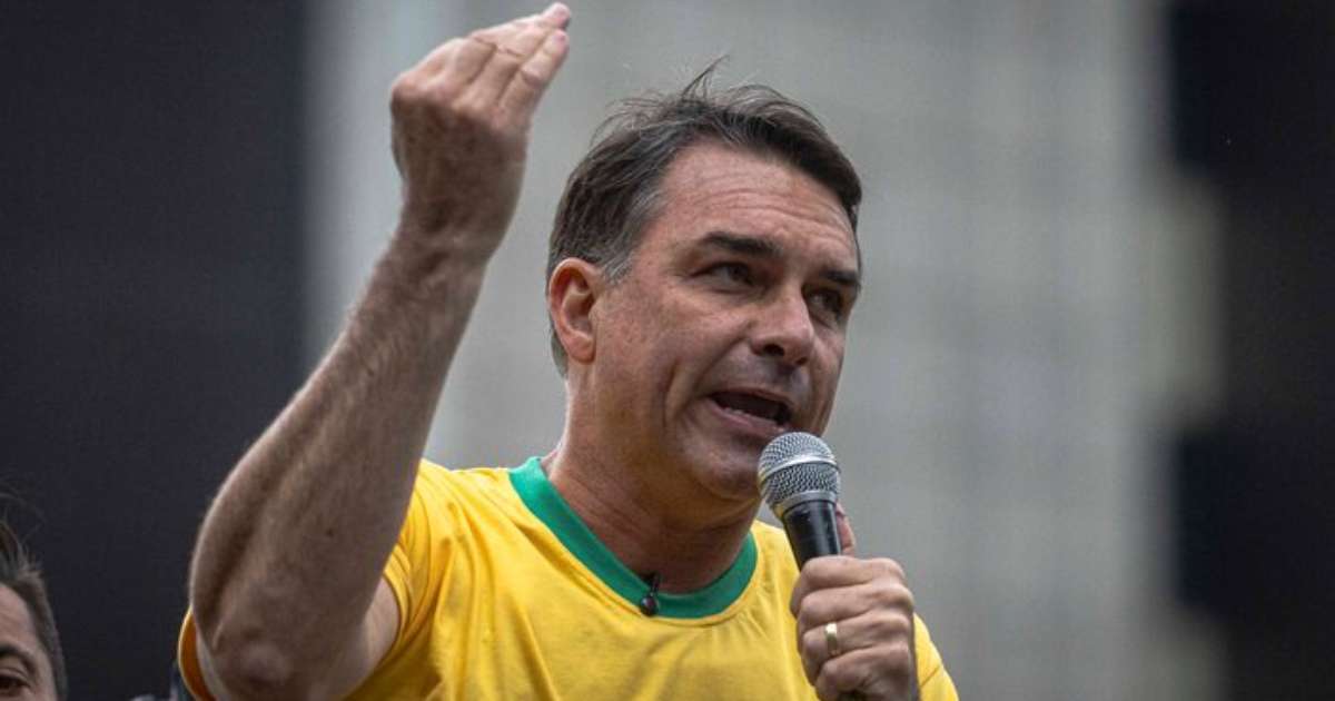 Flávio Bolsonaro é investigado em inquérito autorizado por Mendonça sobre financiamento de 'Dark Horse'