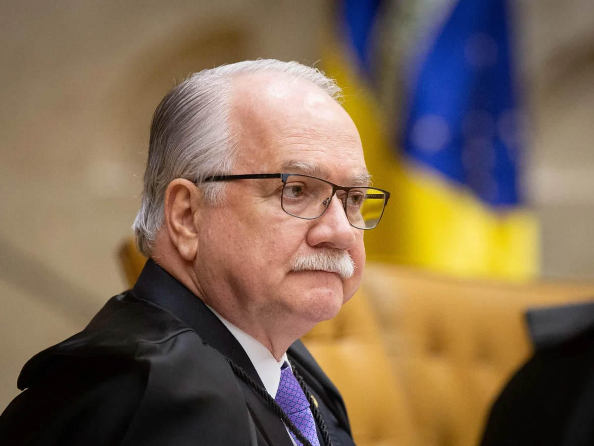 Fachin pede à PGR manifestação sobre quebra de sigilo pedida por Moraes