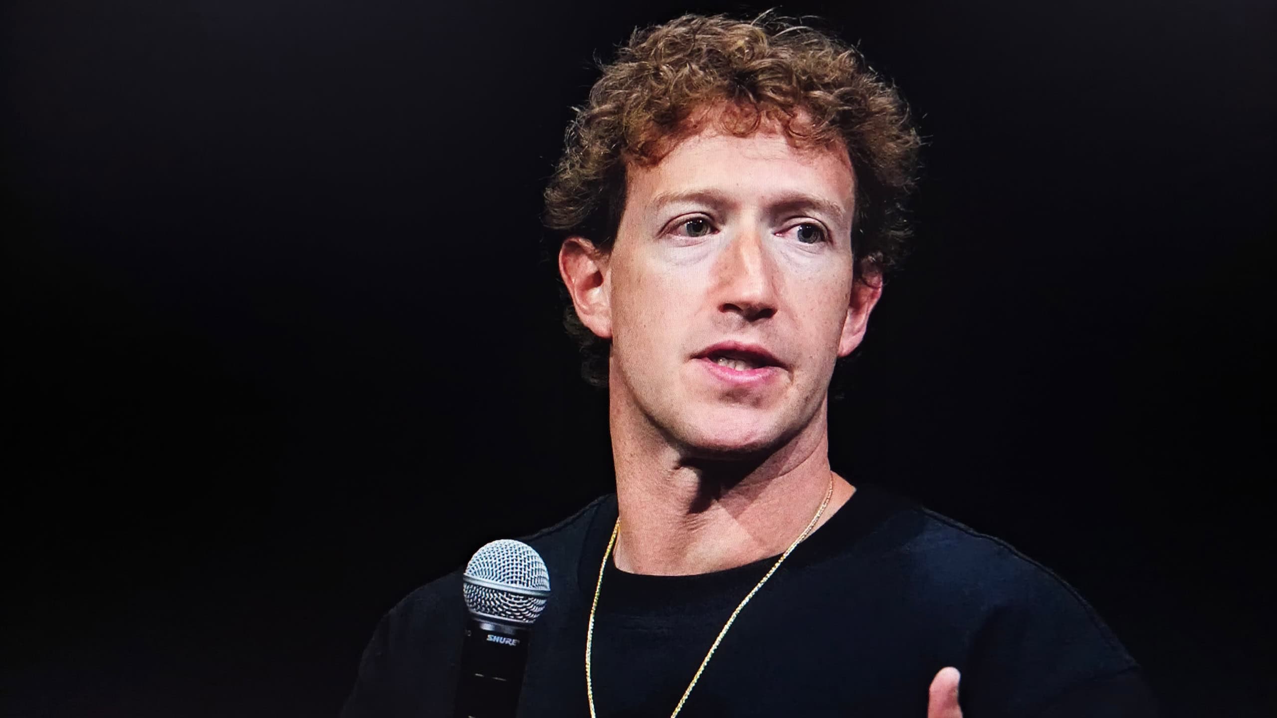 Zuckerberg critica proposta de desaceleração da IA e mira laboratórios rivais