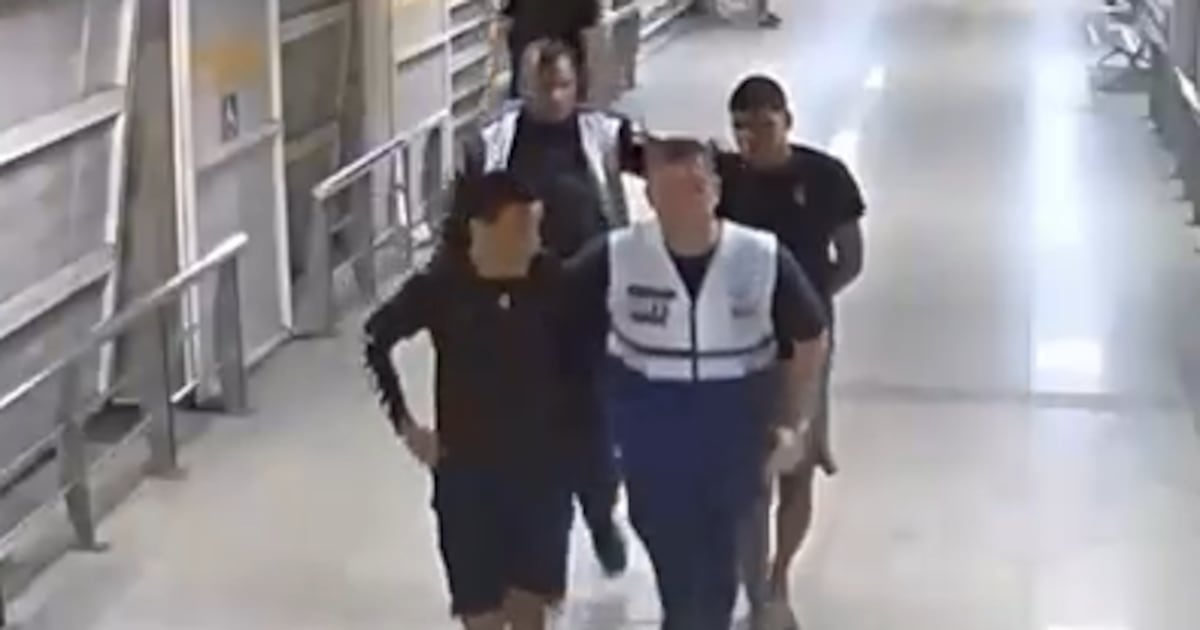 BRT Seguro apreende dois adolescentes após furto de celular na Barra da Tijuca, no Rio
