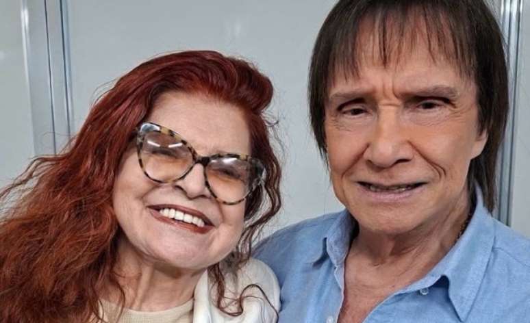Quem é a ex-Frenética que se reencontrou com Roberto Carlos no camarim dele após muitos anos