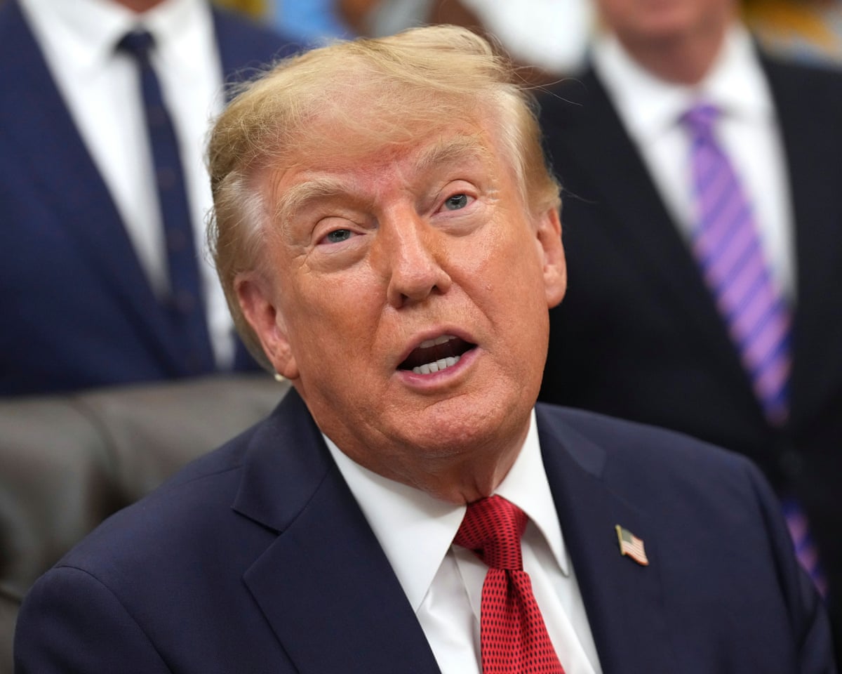 Trump relata-se formar um conselho de financiamento da saúde que poderia vetar iniciativas 'woke'