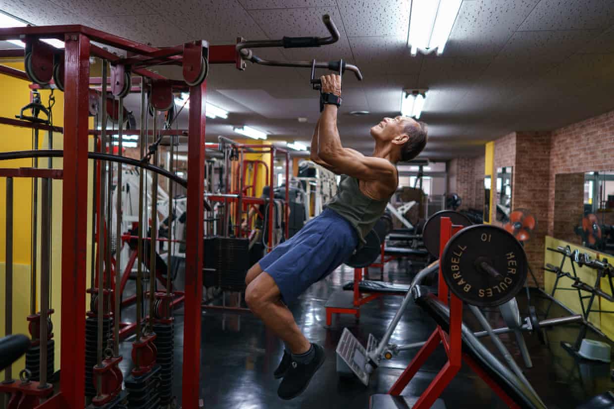 'Sou 100% natural': como o levantador de peso japonês de 90 anos ainda está conquistando títulos