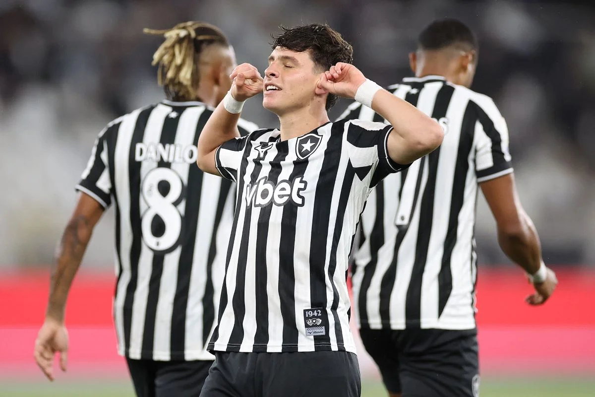 Brasileirão: com show de Montoro e Danilo, Botafogo vence Grêmio por 3 x 2