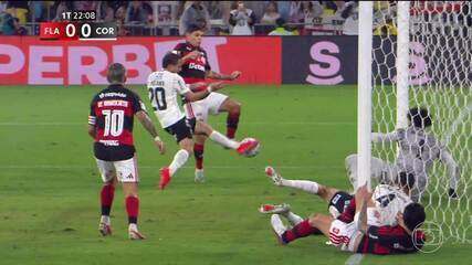 Aos 21 min do 1º tempo - finalização defendida de Pedro do Flamengo contra o Corinthians