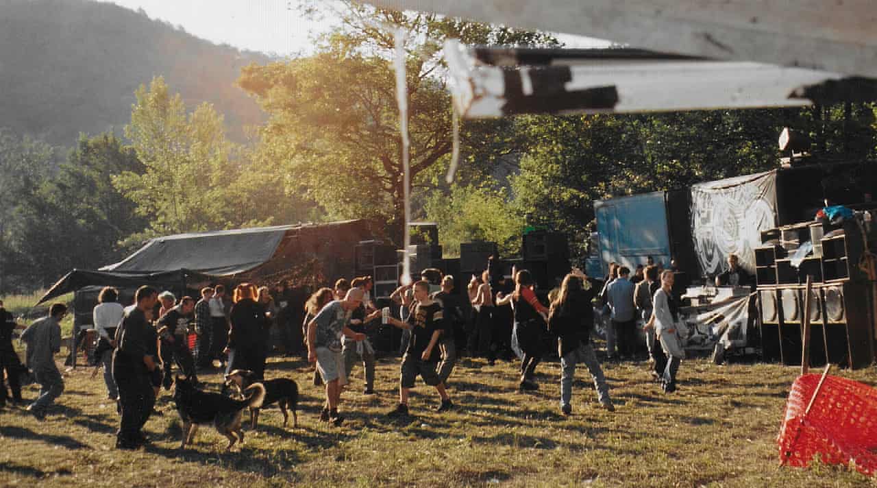 'Muito autoritário, muito brutal': três décadas após a repressão anti-rave do Reino Unido, por que a França está fazendo o mesmo?