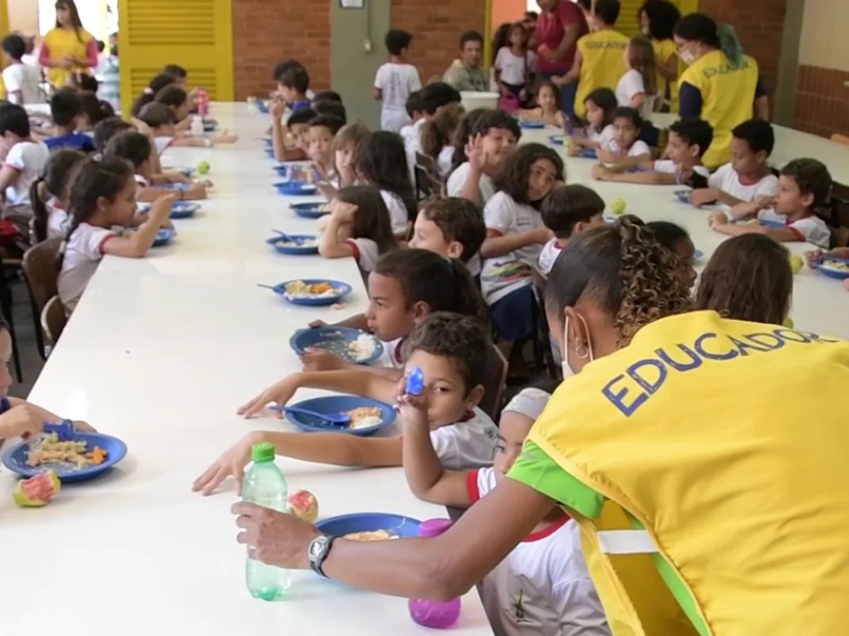 Educadores sociais do DF paralisam atividades por atraso em pagamentos