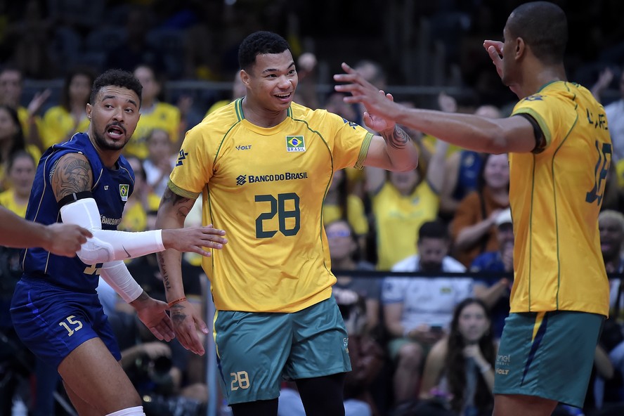Seleção masculina de vôlei vence Argentina e garante vaga nos Jogos Olímpicos de Los Angeles