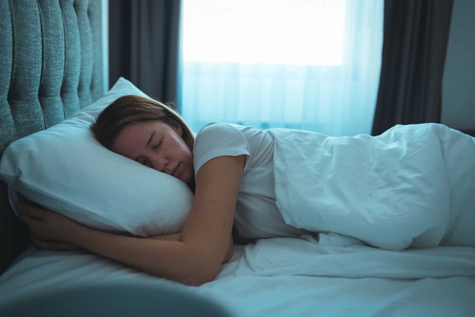 Dormir mal afeta a expectativa de vida? Estudo revela possível relação entre sono e longevidade