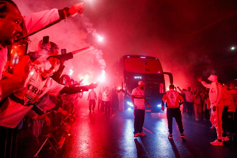 São Paulo erra estratégia, vê Boca dominar com empate no MorumBis e está fora da Sul-Americana