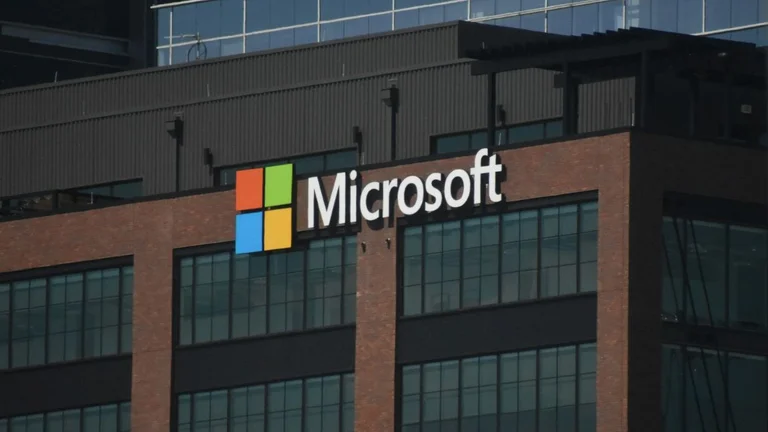 Microsoft adota “manual” e garante que suas IAs não vão resistir a desligamento
