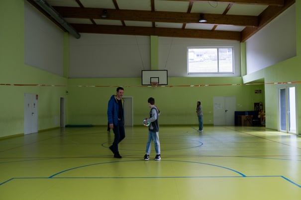 'Meu futuro está na UE': as crianças ucranianas que não querem voltar para casa