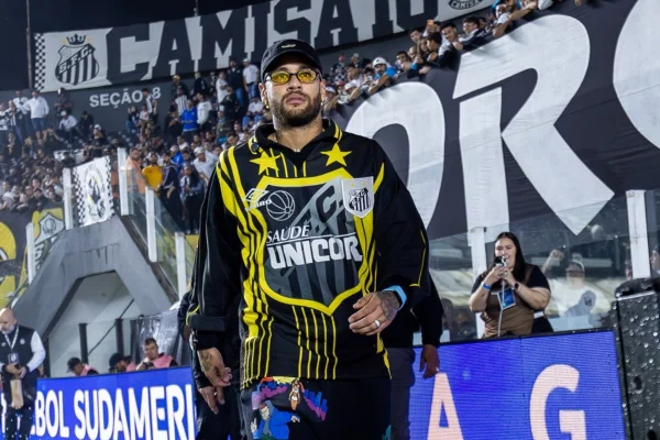 Neymar rebate críticas após provocar Atlético-MG: "Faz parte do futebol"