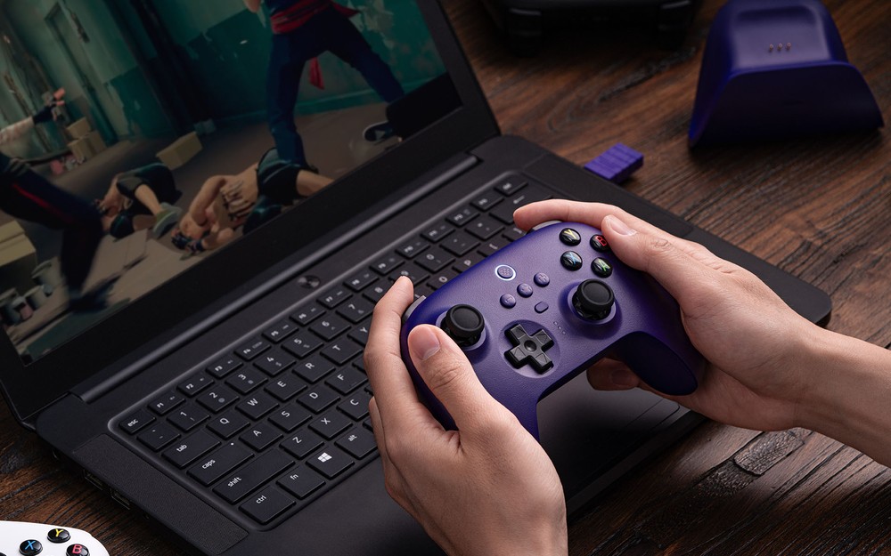 Controle 8BitDo é referência para jogos em PC; conheça outros — Foto: Divulgação/8BitDo