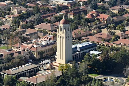 A Universidade de Stanford usou IA para substituir um estudante hispânico por um afro-americano em uma foto promocional
