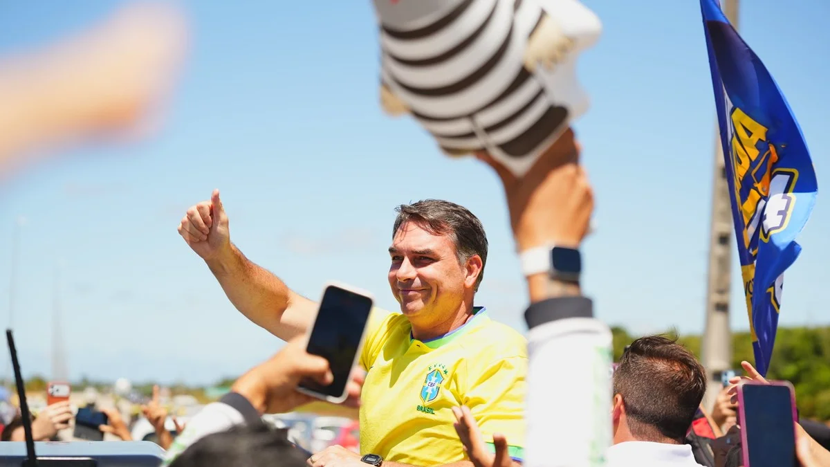 Campanha de Flávio fica satisfeita com tour pelo Nordeste e projeta avanço