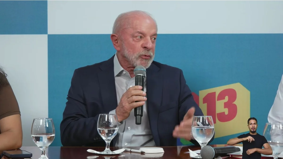 A três semanas do 1º turno, Lula cobra engajamento de apoiadores nas redes