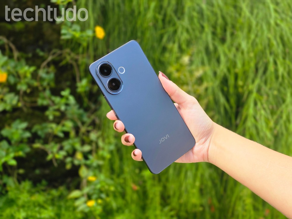 JOVI T1 se destaca pela bateria de 6.500 mAh, carregamento de 90 W e desempenho com o chip Dimensity 7360 Turbo — Foto: Ana Letícia Loubak/TechTudo