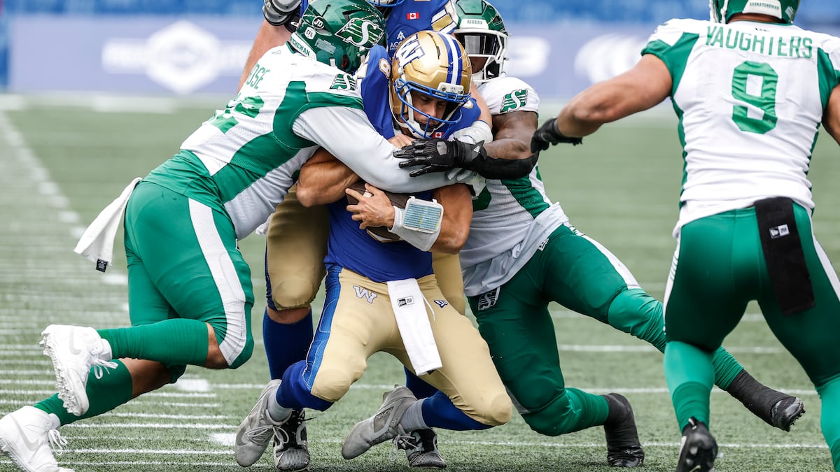 Blue Bombers pick Roughriders apart to win Banjo Bowl
