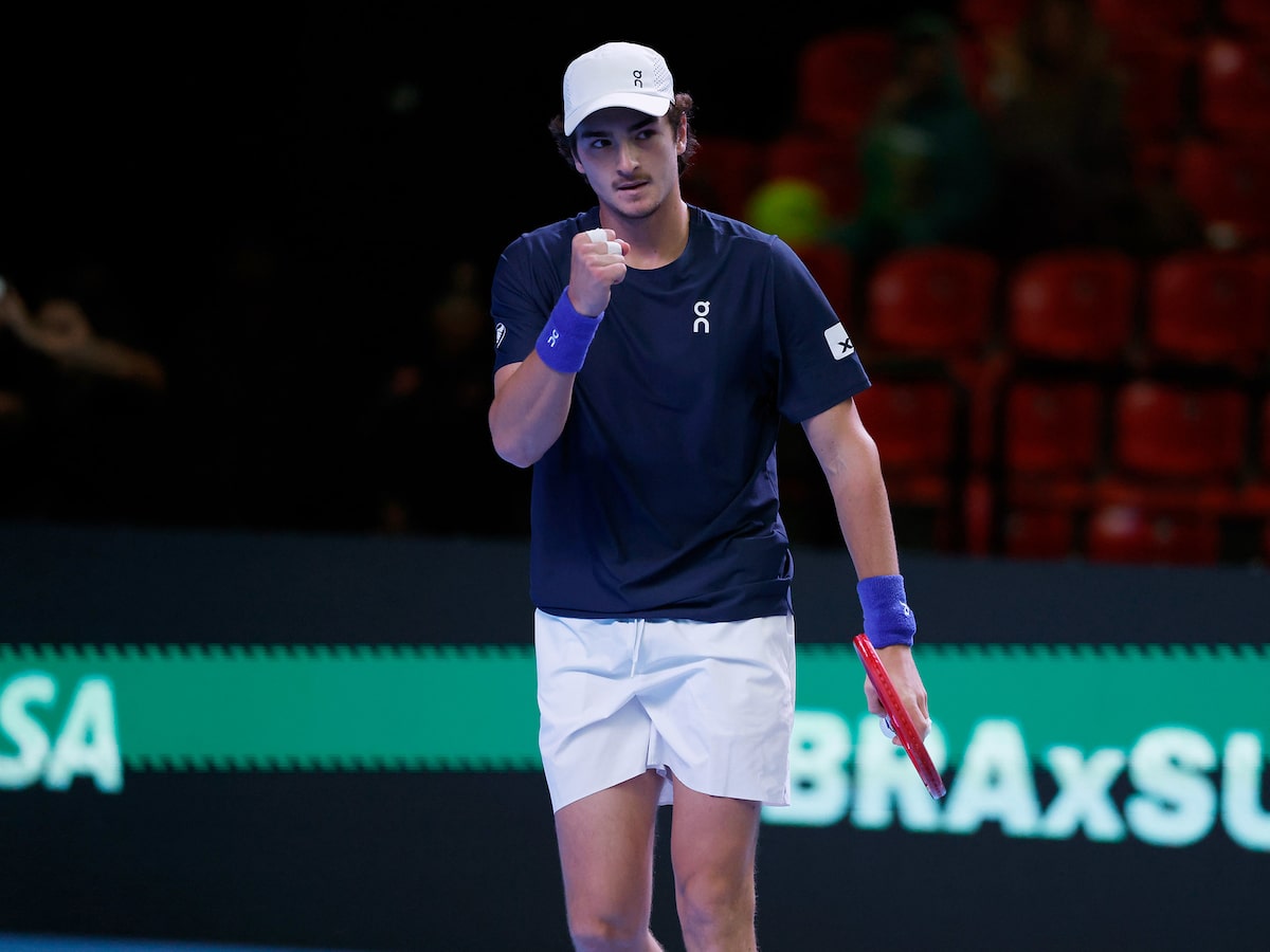João Fonseca ganha de virada em sua estreia nacional na Copa Davis e Brasil faz 1 a 0 na Suíça