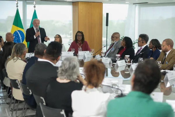 Lula diz que igreja evangélica trata mulheres com “igualdade de condições” - destaque galeria