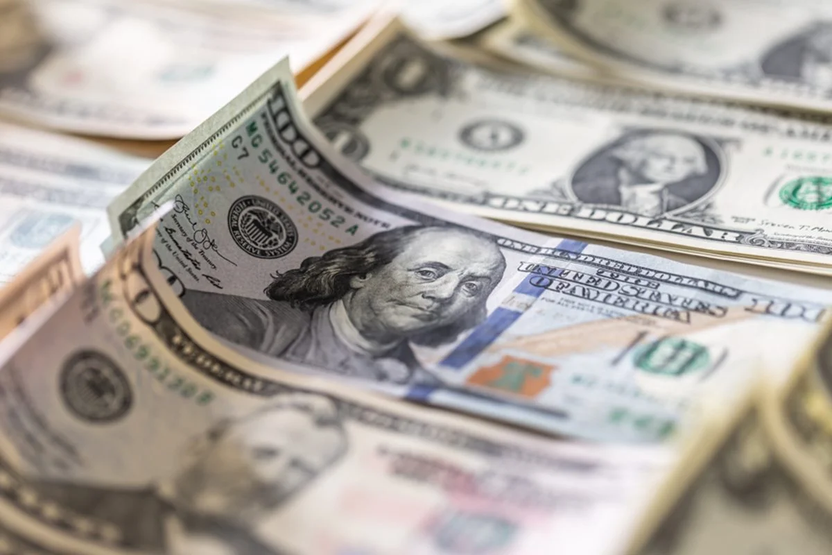 Imagem de notas de dólar dos EUA - Metrópoles