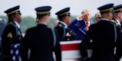 Presidente dos EUA, Donald Trump, faz sauda&ccedil;&atilde;o a militares em Dover, Delaware 22 de julho de 2026 REUTERS/Evan Vucci Foto: Reuters