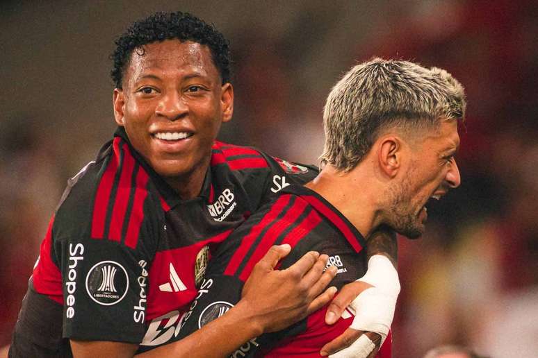 Com 10 estrangeiros, Flamengo se prepara para nova regra da CBF