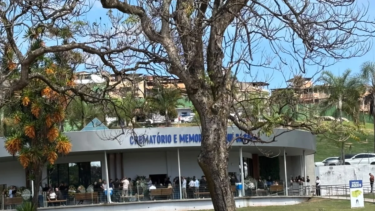 Amigos e familiares se despedem do empresário Bruno Avelar em BH