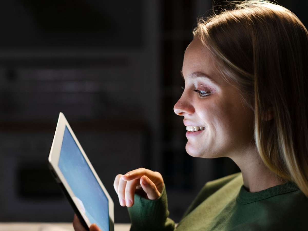 IA como amigo e conselheiro: quando conversar com chatbots pode fazer mal?