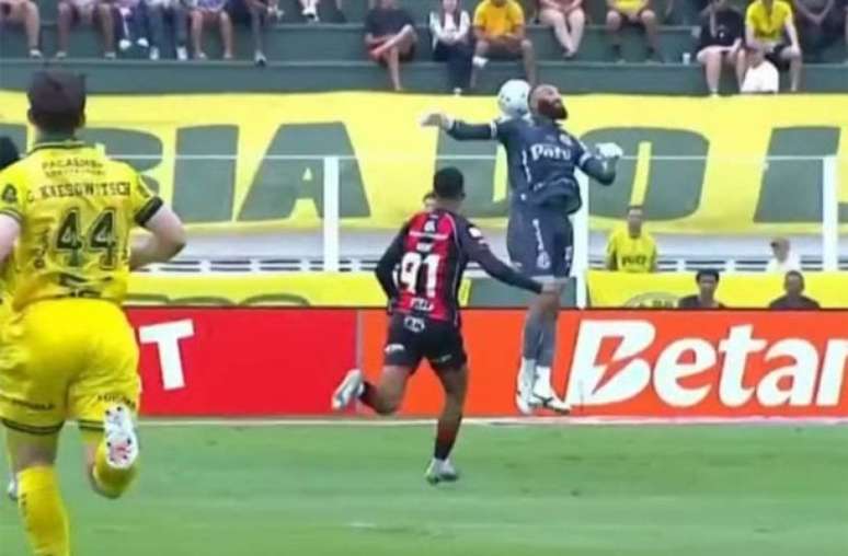 Muralha falha duas vezes, mas Mirassol reage e empata com Vitória