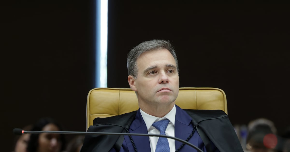 Mendonça diz que quebra total do sigilo do celular de Vorcaro ‘tumultuaria’ julgamento