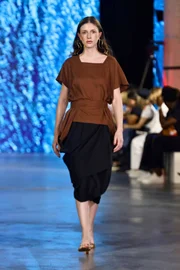 Mikaela Gomes, veterana do Metrópoles Catwalk, brilha no 3º dia de desfiles
