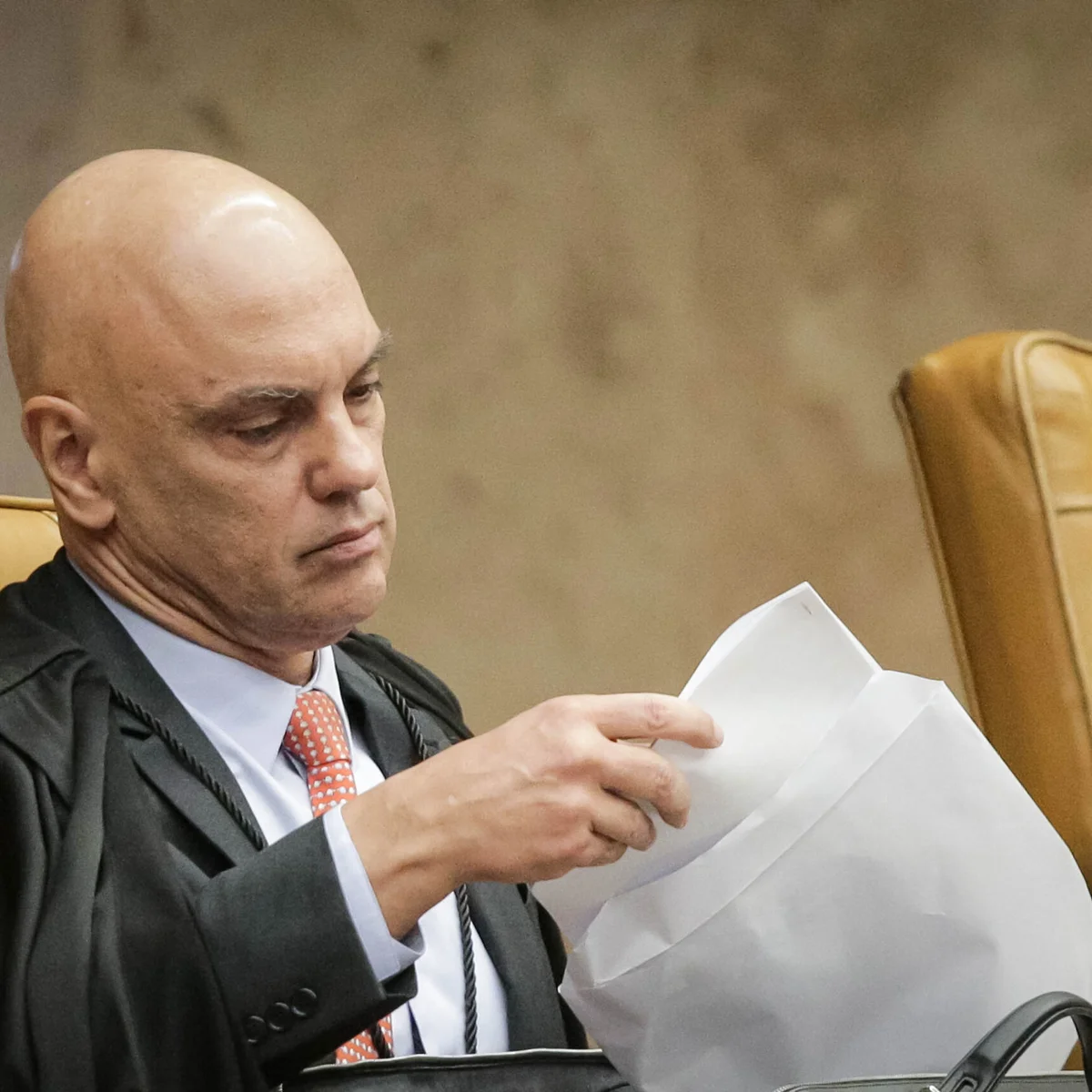 "Diálogos fantasiosos", diz Moraes ao negar troca de mensagens com Vorcaro
