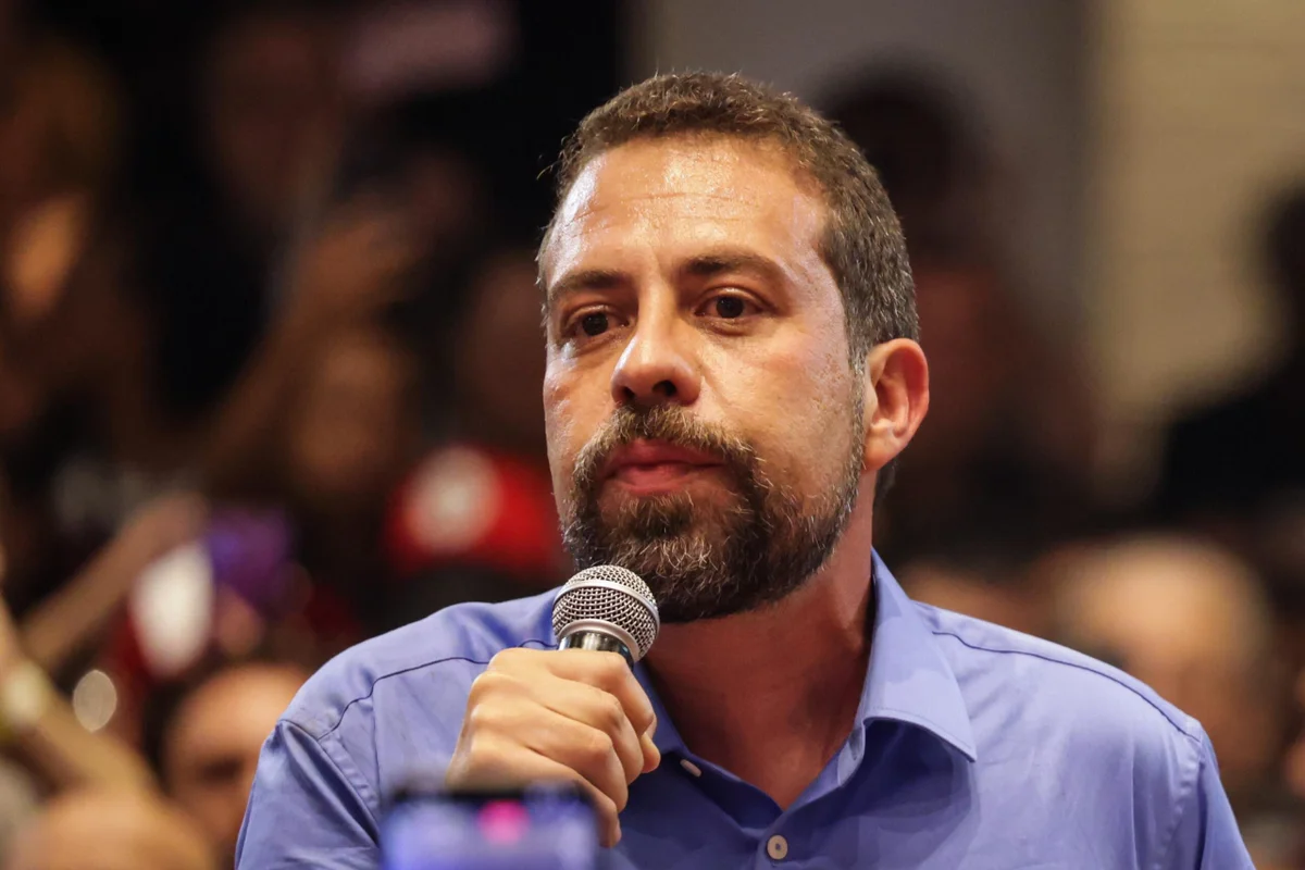 "Partiu vítima de uma violência", diz Boulos sobre morte de tio atropelado