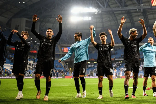 Benfica, Milan, Juventus e Lyon vencem na Liga Europa; veja resultados - destaque galeria