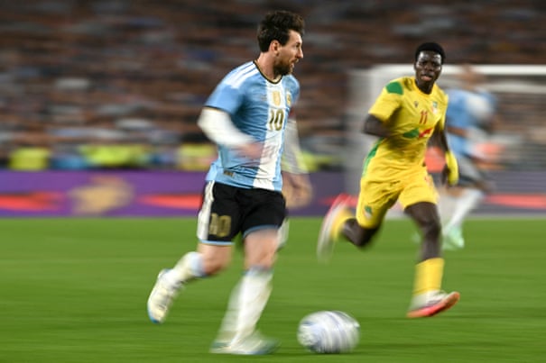 Lionel Messi despediu-se com lágrimas da Argentina após a vitória por 3-0 sobre o Benim