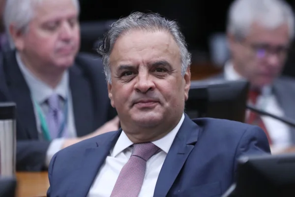 PSDB tem maioria neutros ou pró-Flávio e libera filiados no 2º turno