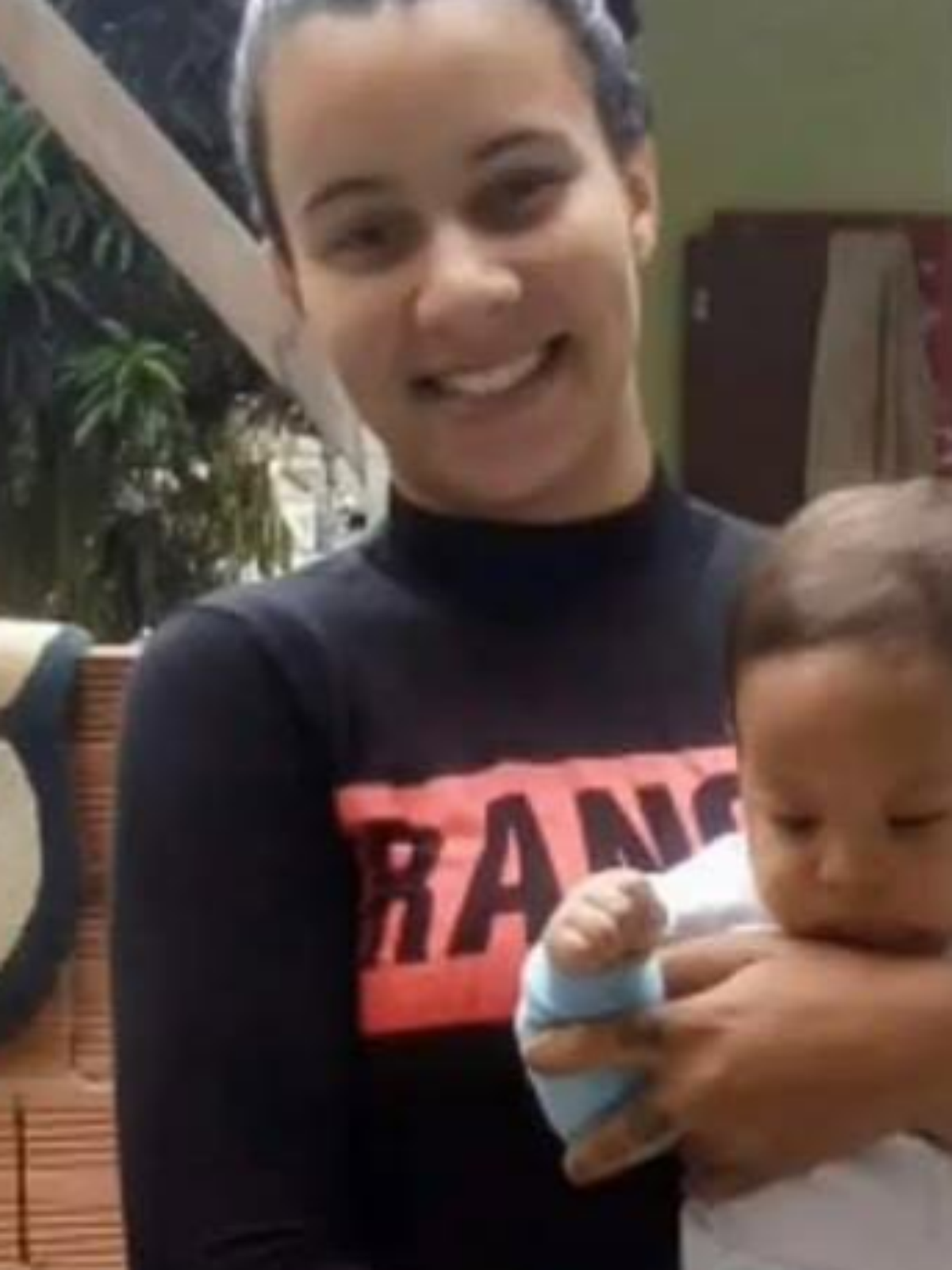 Vaquinha criada para ajudar Cris, mãe da menina Ana Clara, tem meta de arrecadar R$ 1,5 milhão