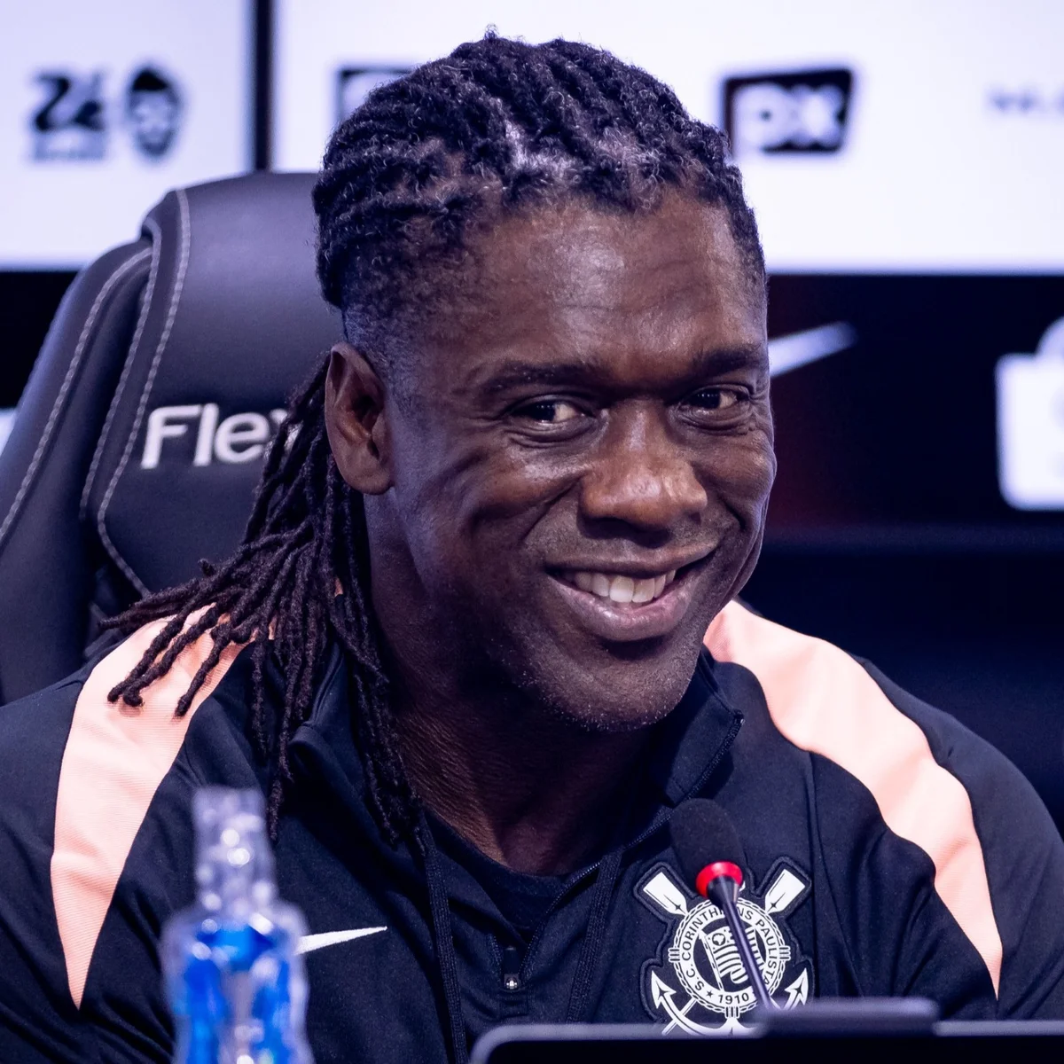 Seedorf promete reviravolta no Corinthians: "Leão ferido é sempre perigoso"