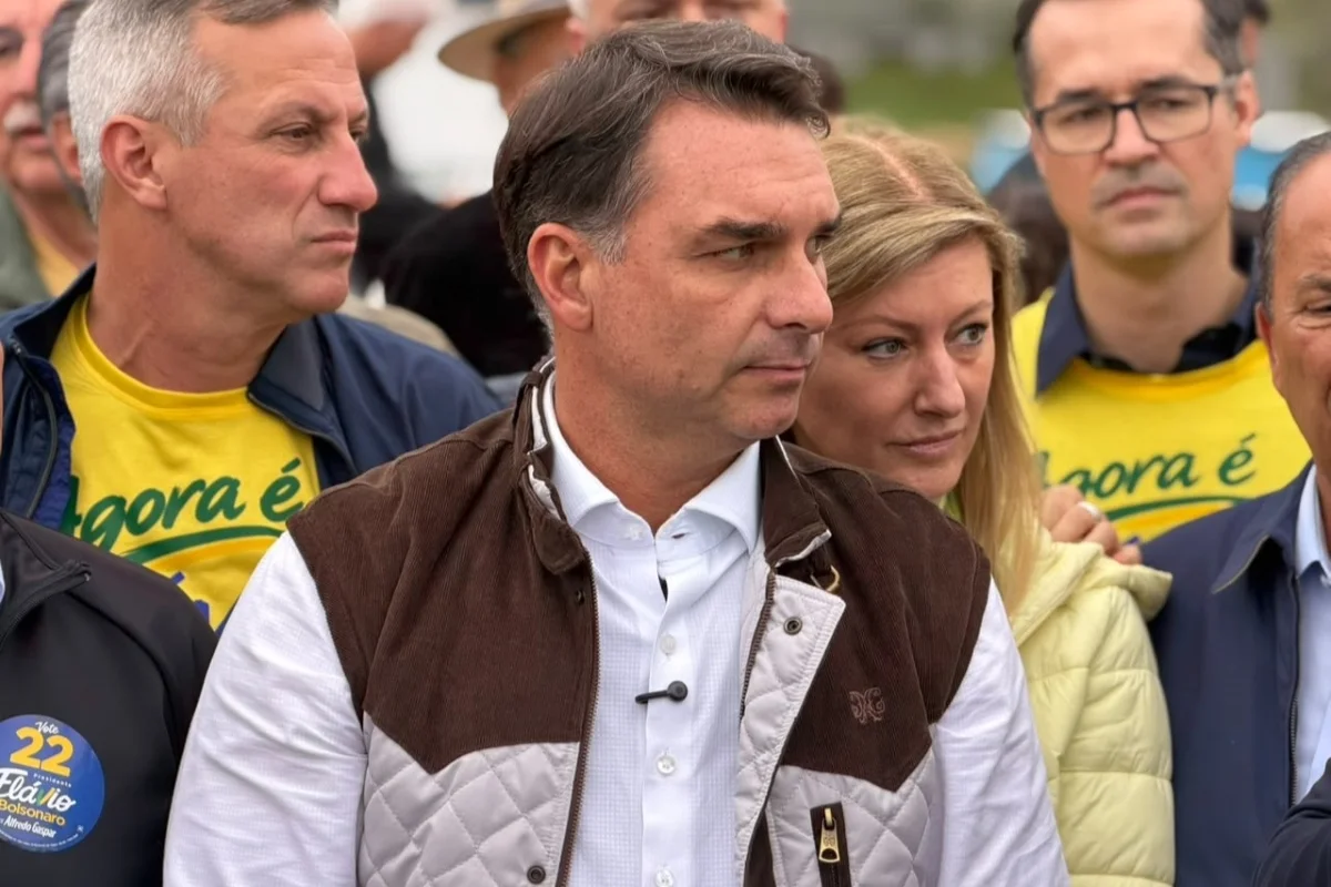 Imagem colorida de Flávio Bolsonaro - Metrópoles