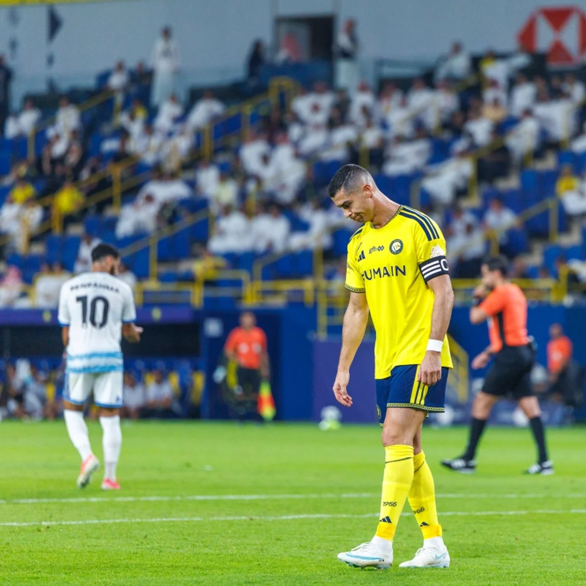 Cristiano Ronaldo desperdiça pênalti e perde gol sem goleiro pelo Al-Nassr