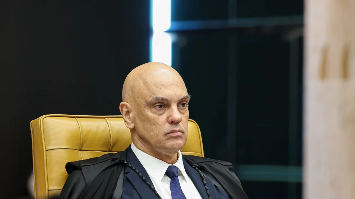 Moraes multa advogado de réu do 8/1 em R$ 5 mil por usar prompt de IA